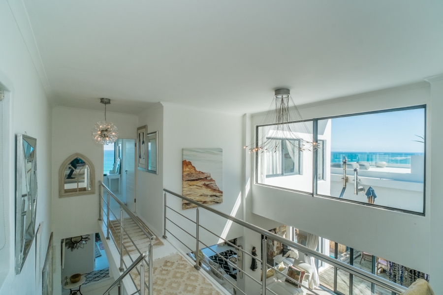 4 Bedroom Property for Sale in Misty Cliffs Western Cape